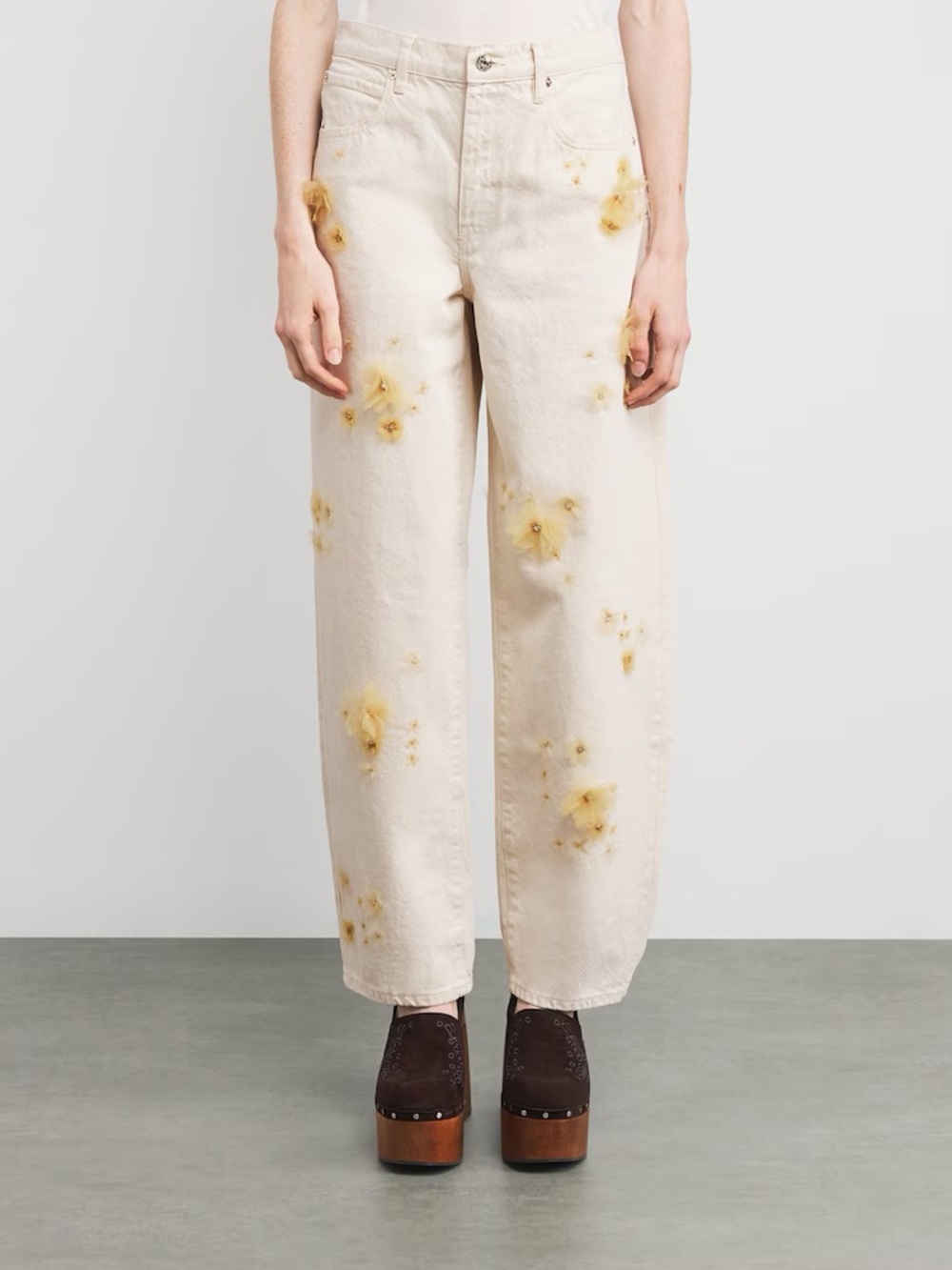 FRAME
Embellished Low-Slung Barrel Jeans - Picture 3 of 6